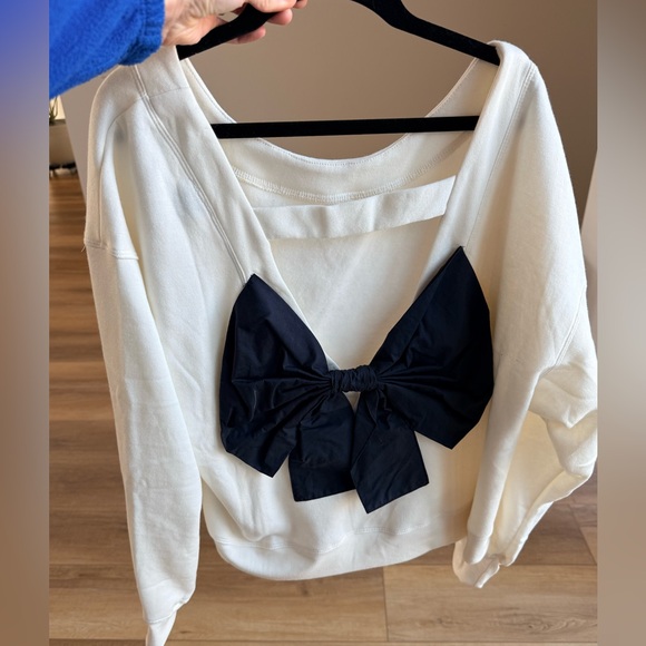 Maeve Blowback sweatshirt from Anthropologie - Picture 3 of 5